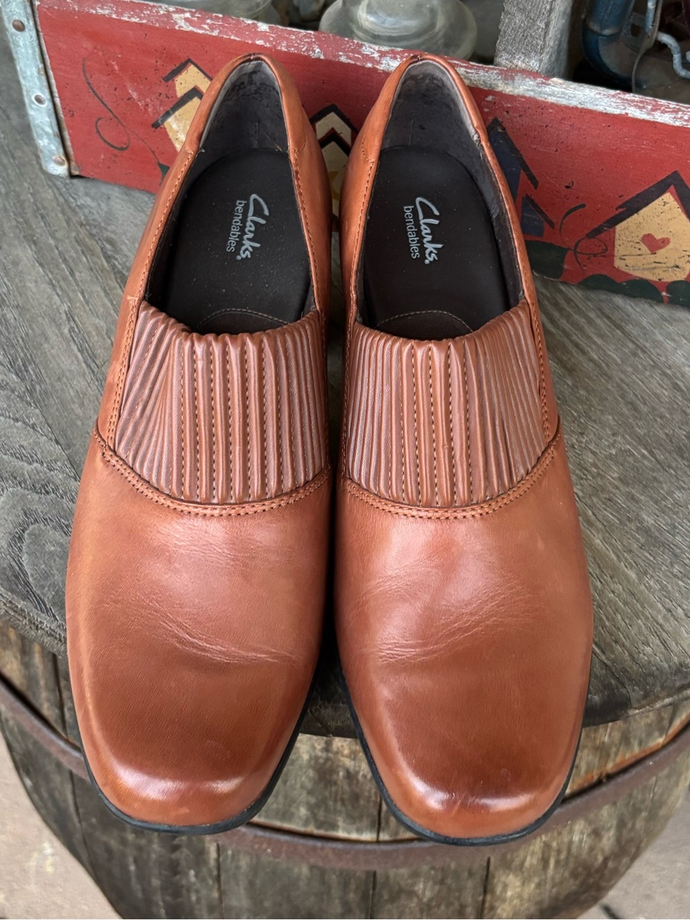 Clark’s Bendables Brown Leather Cuban Heel Loafers - Picture 2 of 8